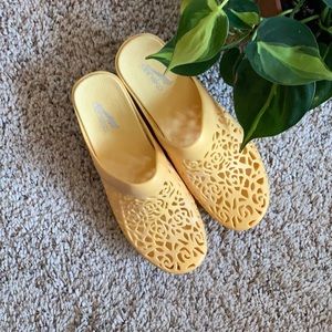 NWOT Dansko Pippa Clog